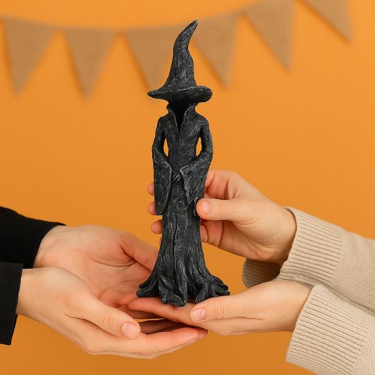 SchattenHexe Statue - Die Schweigende Wächterin