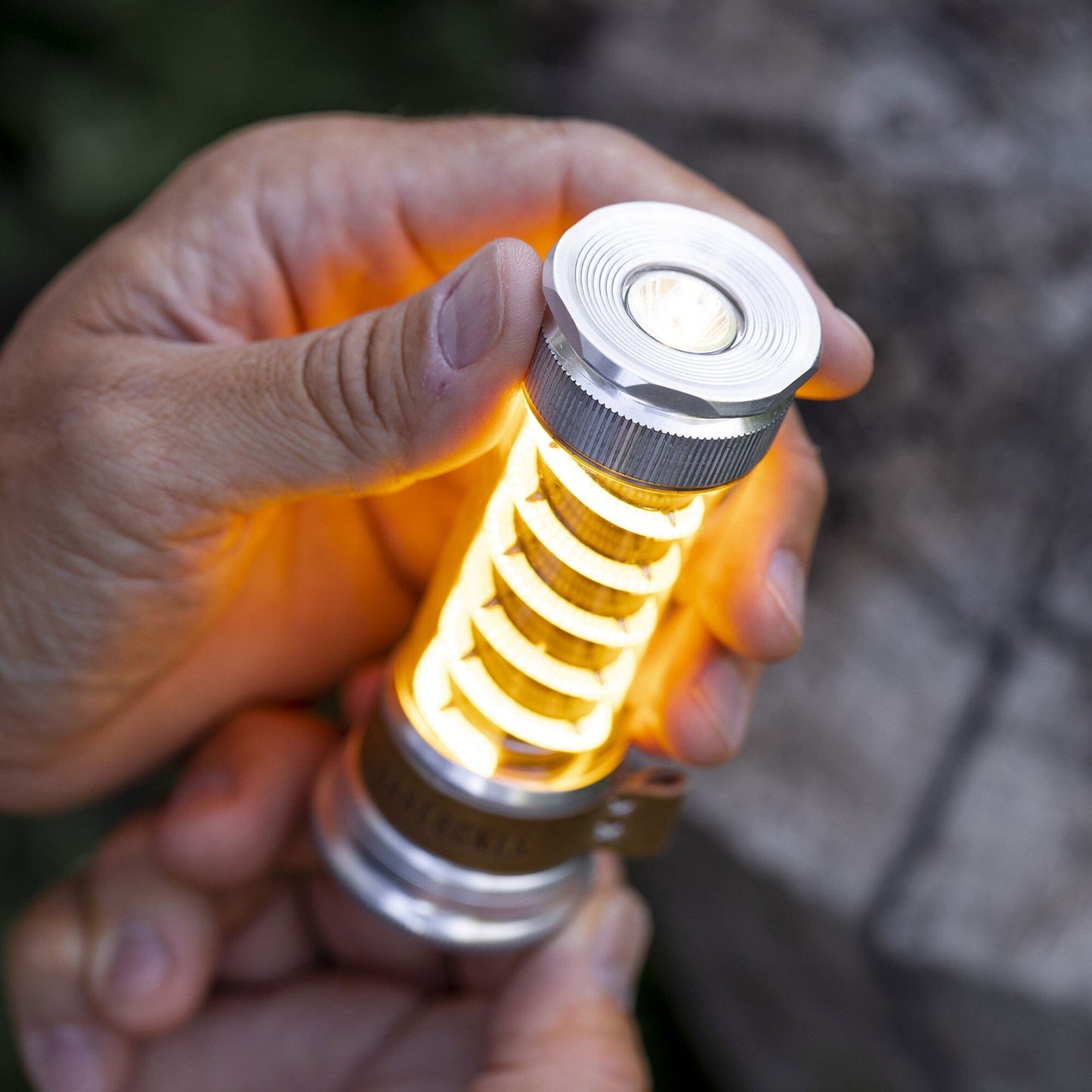 Edison Light Stick – Mehrzweck-Laterne und Taschenlampe mit USB-C-Aufladung und 7 Leuchtmodi