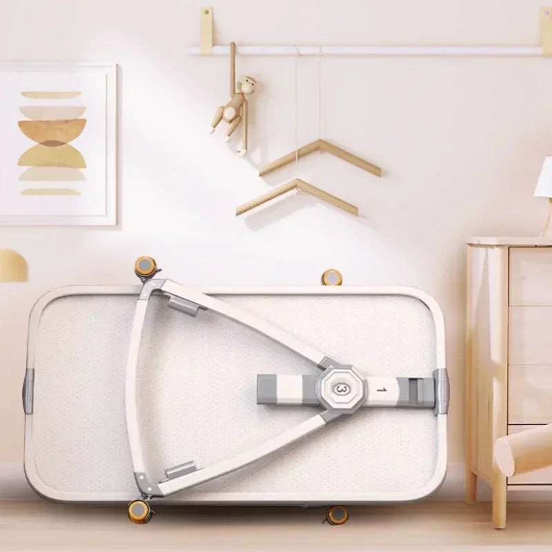 Nuvella – Verstellbares Babybett klappbar & sicher – Zuhause & unterwegs
